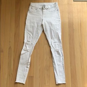 HUE Ripped Knee Denim Leggings